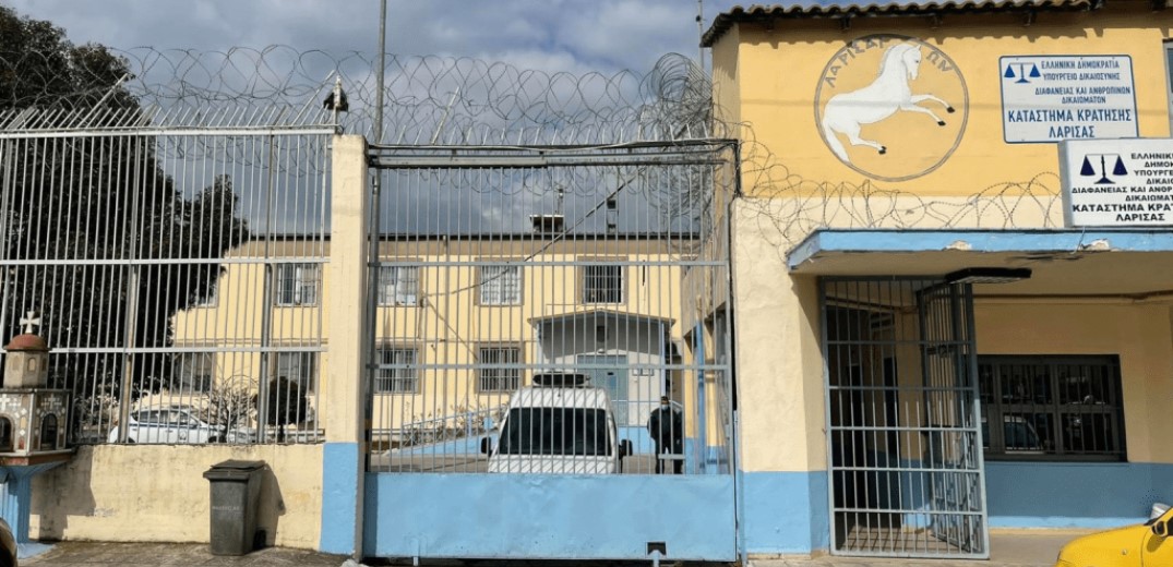Στις φυλακές Λάρισας μέχρι την έκδοσή του 